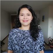 Profesora de Historia del Arte imparte clases a adolescentes, jóvenes y adultos